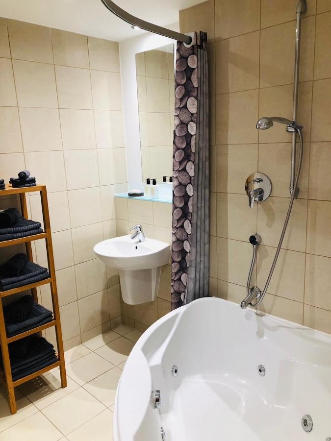 Westone View Villa Sheffield Eksteriør bilde